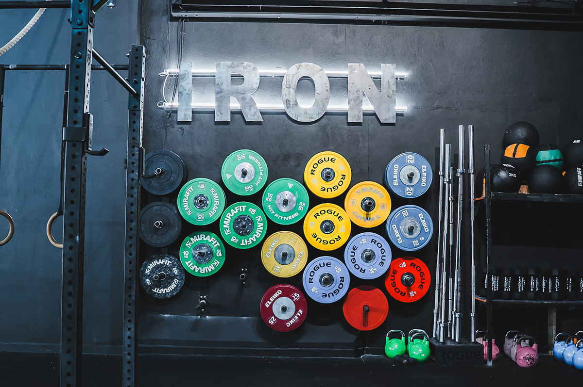 Wall of weight discs